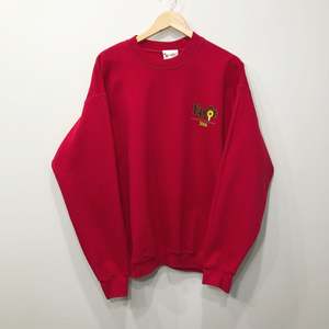 Disney: Disney Fleeced Sweatshirt 2006 Epcot Holidays Around the World (M)