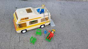 Sports Gear: Vintagepickers Collectable Caravan camper with furniture and figurines