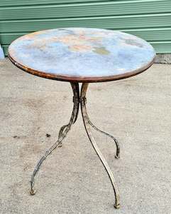 Funiture: Vintagepickers patio or display table.