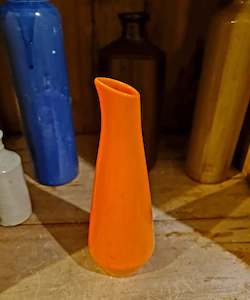 Vintagepickers Odds Ad Bobs: Vintagepickers crockery vase.