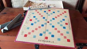 Vintagepickers Collectable Games , Old Scrabble game .