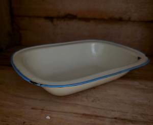 Vintagepickers vintage Enamel Dish.