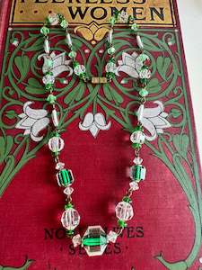 Costume Jewellery 1: Vintage Lime Costume Necklace 44cm