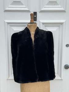 Stunning Antique Chinchilla Black Fur Cape suit size 8-12