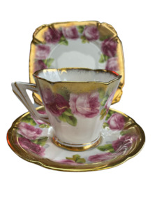 Porcelain: Royal Albert Crown China England Old English Rose Heavy Gold