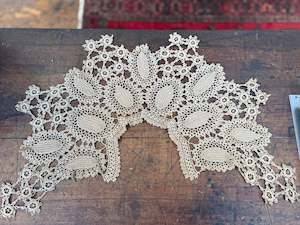 Womens Frippery: Victorian Lace Collar