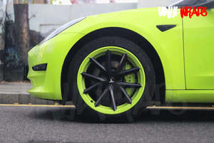 Premium So Gloss: Gloss Super Fluorescent Green - Xpeng P7