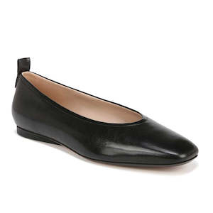 Naturalizer Icons: Carla Flat - Black Leather