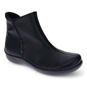 Products: Aberdeen Boot - Black Stretch