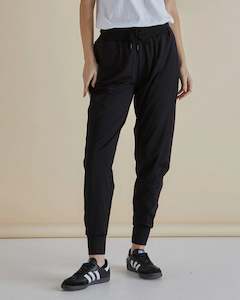 Cara Travel Jogger - Black