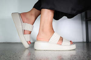 Sneakers: Breeze - Almond