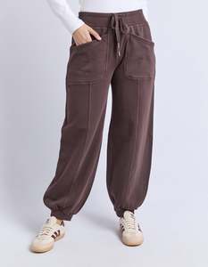 Foxwood: FOXWOOD LEO TRACKPANT-COFFEE