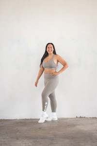 bottoms: Cloudy Grey 7/8 Tights