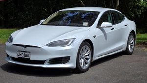 Tesla Model S 75 2017, Free Super-charghing