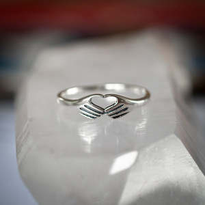 heart: Heart Hands Ring