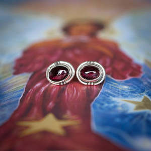 garnet: Oval Garnet Studs