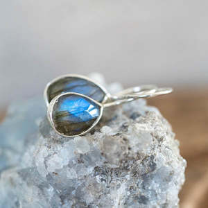 Labradorite: Labradorite Tear Earrings