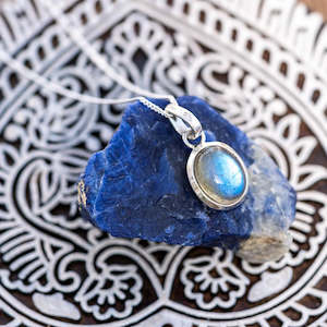 Oval Labradorite Necklace