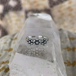 Toe Rings: Flower Toe Ring