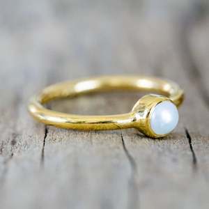 Sale: Pearl Midi Ring