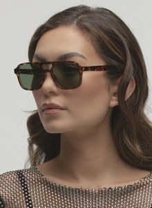 Otra Sunglasses: Kiki Sunglasses - Tort/Green
