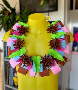 Felt Salusalu (Garland) – Chocolate Rosi / Lime Leaves