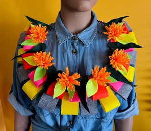 Salusalu: Felt Salusalu (Garland) – Madarini Rosi / Lime Leaves