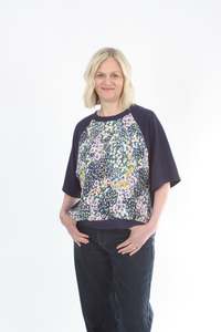 Harper Top: Harper Top - Navy Print - Short sleeve