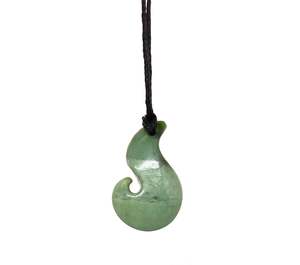 Authentic Pounamu: petite Matau - N201DFHJ