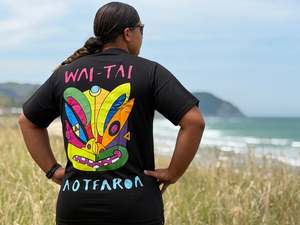 Ono Whitu 2.0 Unisex Tee in Black