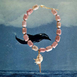 Skip necklace in pink rhodonite
