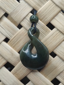 Pikorua Figure 8: Pikorua/Figure 8 - Large