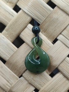 Pikorua Figure 8: Pikorua/Figure 8 - Medium