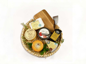 Gift Baskets Hampers: Selection of Cheeses Gift Basket