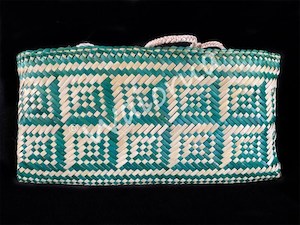 Kete Whakairo – Waiorua Maori Weaving