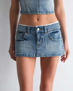 00 Super Rise Low Mini Lace Skirt - Selena