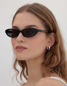 Lu Goldie: Alexe Sunglasses - Black