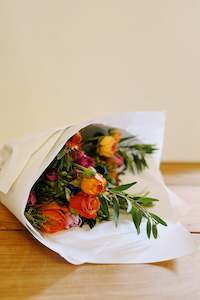 Flowers: Seasonal bunch of fresh flowers - medium