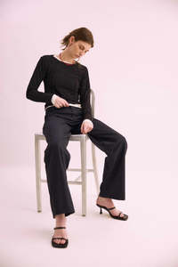 Phàrlain Seam Top - Black