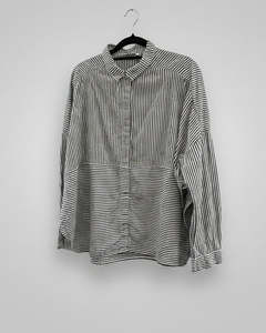 PRELOVED Monki Shirt - size unknown maybe 12/14