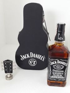 American Whiskey: Jack Daniel's Guitar Gift Pack
