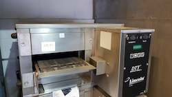 Combi Ovens: LINCOLN DTT-DT80 Dual Tech Toaster Pizza Oven With Speed Control And Warranty