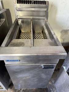 Waldorf 800 Series FN8226G -450mm Twin Pan Gas Fryer With Warranty