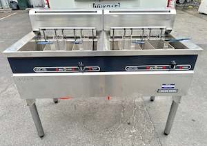 Blue Seal Evolution Series E604 - 1200mm Electric Deep Fryer With Warranty