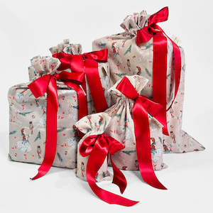 Nutcracker Clara Tanzt (Reusable Gift Bag Set)