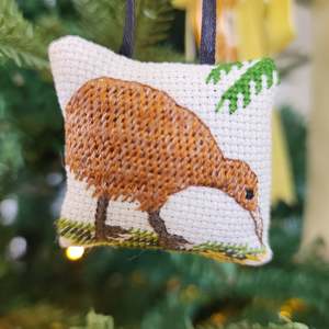 Christmas Cracker Supplies: Kiwi Crossstitch Ornament