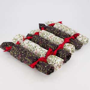 Reusable Christmas Crackers: Mistletoe (6 Reusable Crackers)