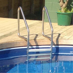 Pool Kits: Paramount Pools P Ladder stainless steel
