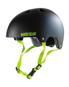 Skateboards Scooters: MADD GEAR Helmet