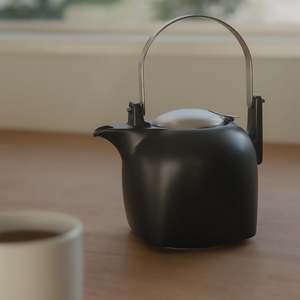 Products: Black Ceramic Teapot 3-4 Cups
